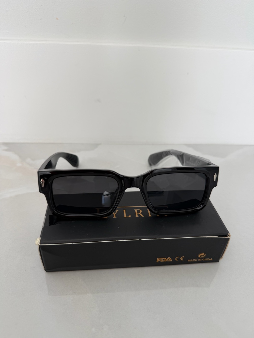 NWT EYLRIM Square Frame Sunglasses Black Unisex Men Women UV Pouch Cloth